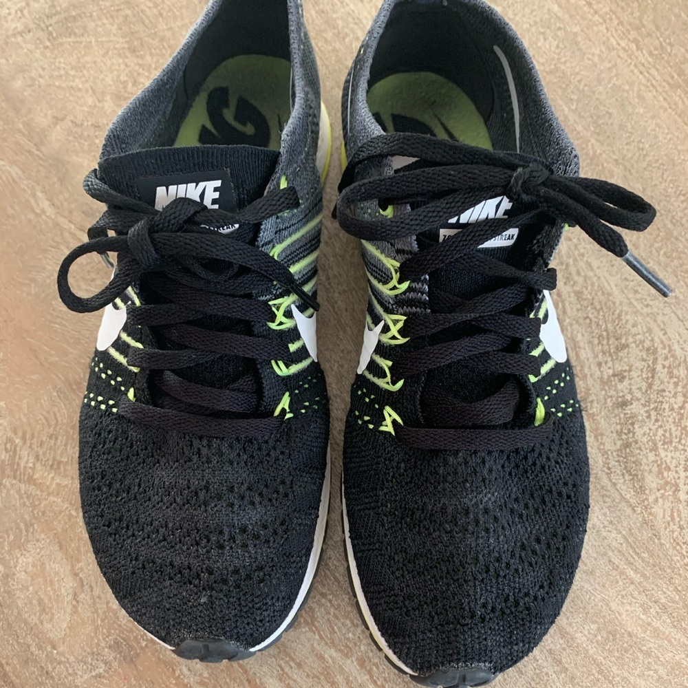 Women’s Nike zoom flyknit streak - Picture 2 of 9